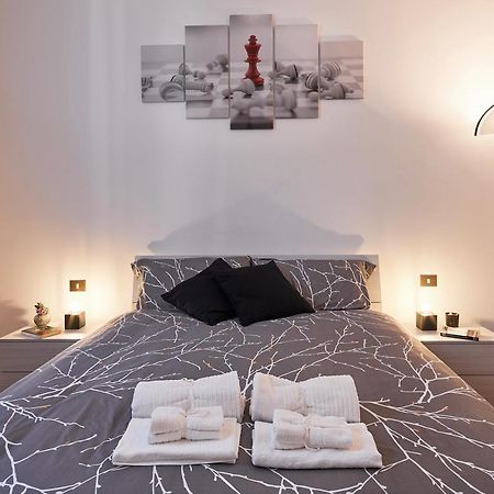 ✦ Garden House In Centro - Free Parking ✦ Apartment Livorno Bagian luar foto